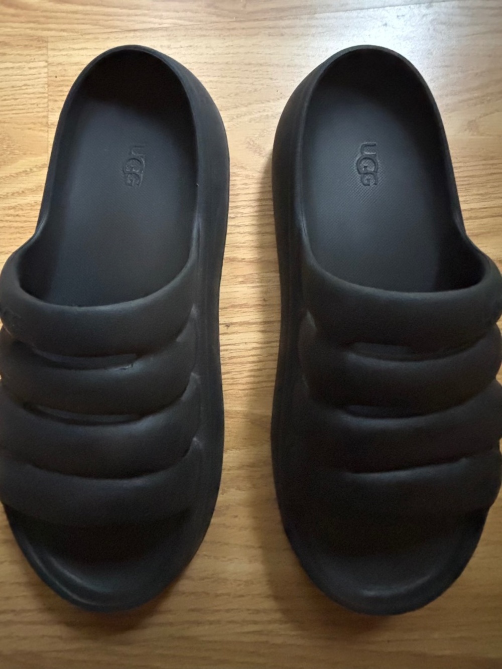 UGG Slip On Sandals Size 9